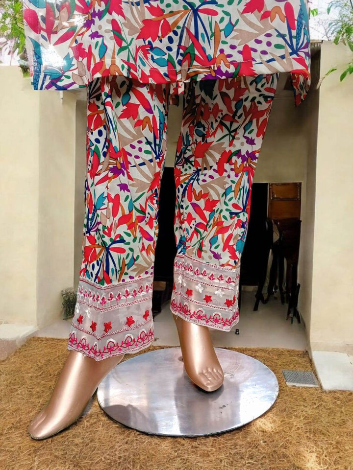 3 pc Stitched Embroidered Pure lawn suit - Flowery - Ushams Clothing