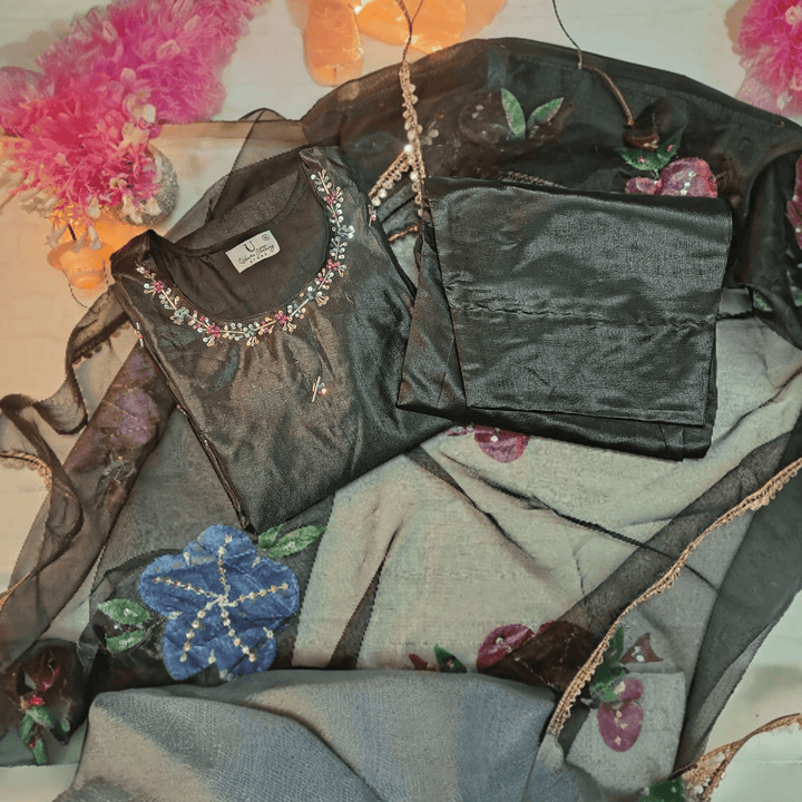 3 pc farshi shalwar suit- kala jora - Ushams Clothing