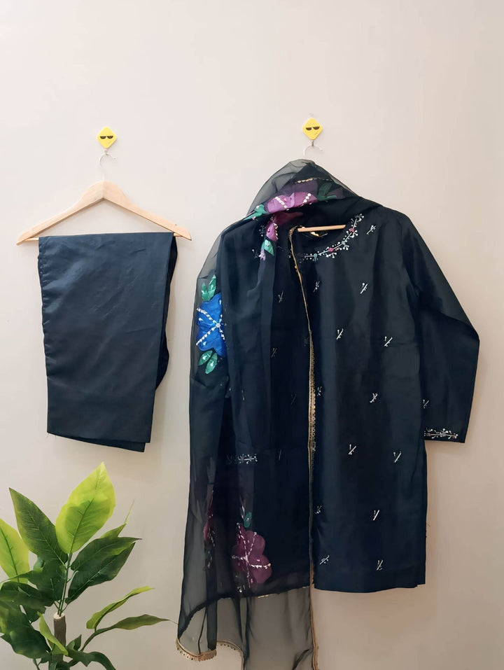 3 pc farshi shalwar suit- kala jora - Ushams Clothing